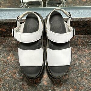 Dr. Martens Voss Sandal